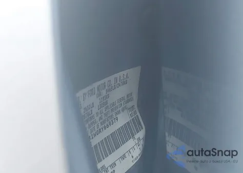 1994 Lincoln Town Car Executive z USA, uszkodzony, nr VIN 1LNLM81W0RY669379